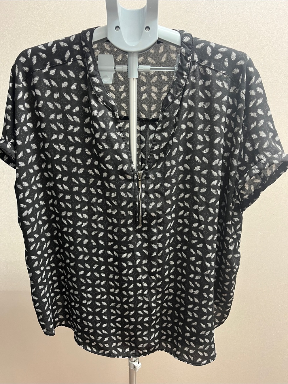 Maurices Black Sheer Leaf-Print Zip Top